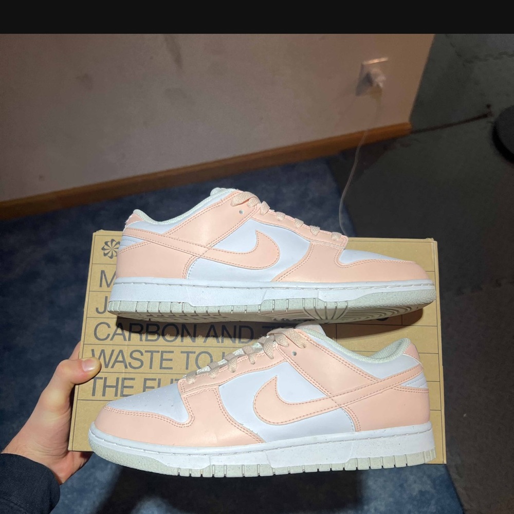 Nike dunk low pale coral